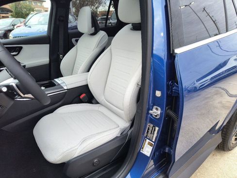 New 2025 Mercedes-Benz GLC 300 4MATIC image 6