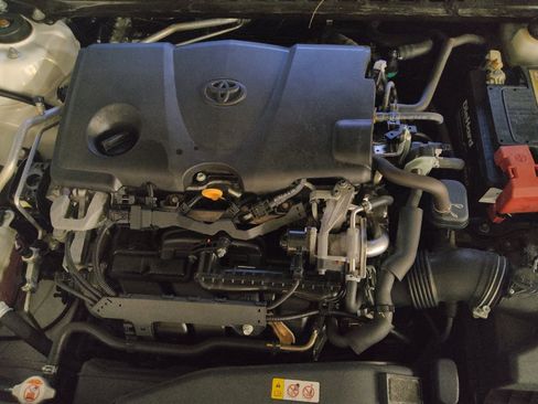 Used 2019 Toyota Camry LE FWD image 30