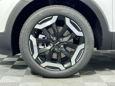 Certified 2025 Kia Telluride S FWD image 13