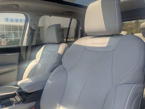 Used 2022 Jeep Grand Cherokee Overland w/ Luxury Tech Group IV image 14