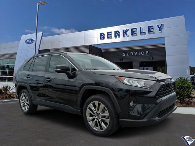 Used 2019 Toyota RAV4 XLE Premium w/ Cold Weather Package FWD image 1
