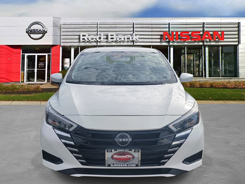 Used 2025 Nissan Versa SV FWD image 2