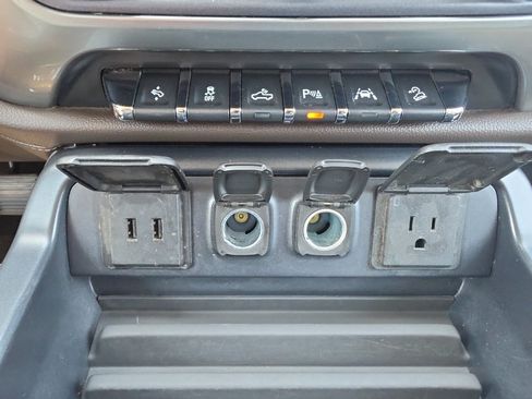 Used 2016 Chevrolet Silverado 1500 LTZ Z71 w/ LTZ Plus Package AWD/4WD image 28