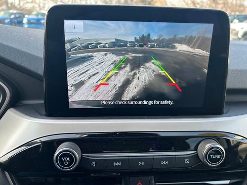 Used 2022 Ford Escape SE w/ Cold Weather Package image 31