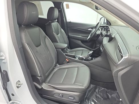 Used 2025 Buick Encore GX Avenir w/ Avenir Technology Package image 48