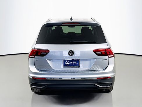 Certified 2023 Volkswagen Tiguan SE image 10