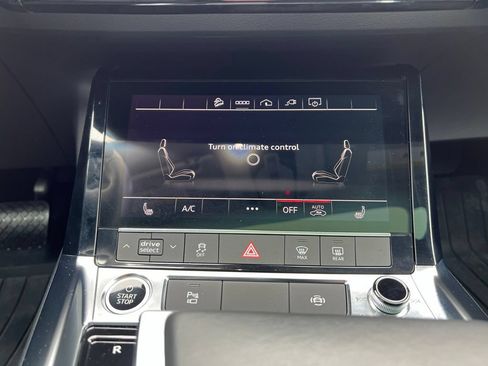 Used 2022 Audi e-tron Premium AWD/4WD image 28