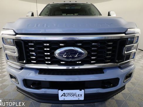 Used 2025 Ford F350 Platinum w/ Platinum Plus Package image 2