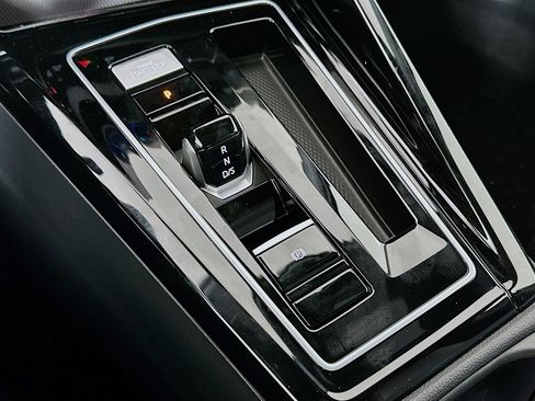 New 2026 Volkswagen Golf image 17