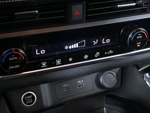 Certified 2023 Nissan Rogue SV image 19