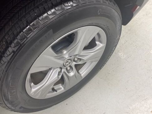 Used 2023 Toyota RAV4 XLE image 10