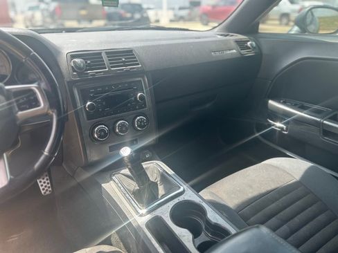 Used 2012 Dodge Challenger R/T image 6