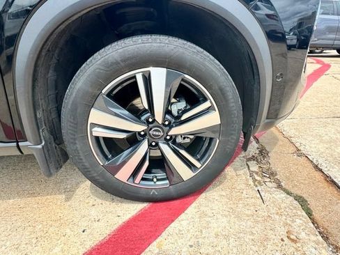 Used 2023 Nissan Rogue SL w/ SL Premium Package AWD/4WD image 9
