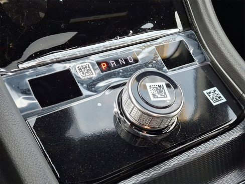 New 2025 Jeep Grand Cherokee Altitude image 9