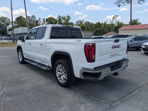 Used 2022 GMC Sierra 1500 SLT w/ SLT Premium Plus Package AWD/4WD image 6