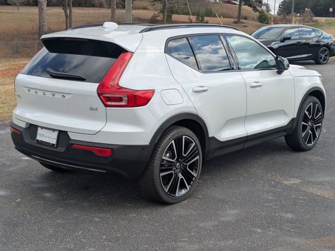 New 2026 Volvo XC40 B4 Plus w/ Climate Package image 6