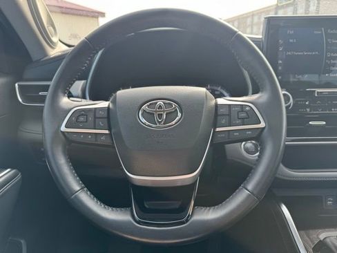 Used 2022 Toyota Highlander Platinum image 32