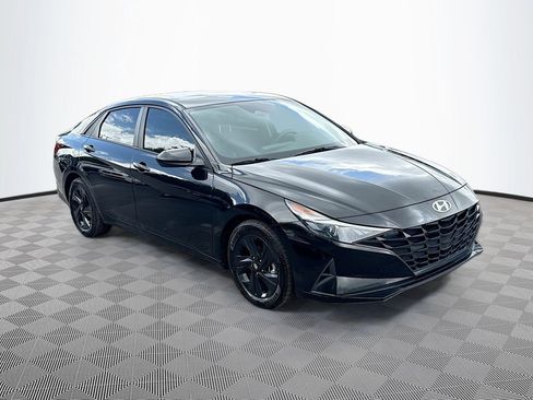Used 2023 Hyundai Elantra SEL FWD image 4
