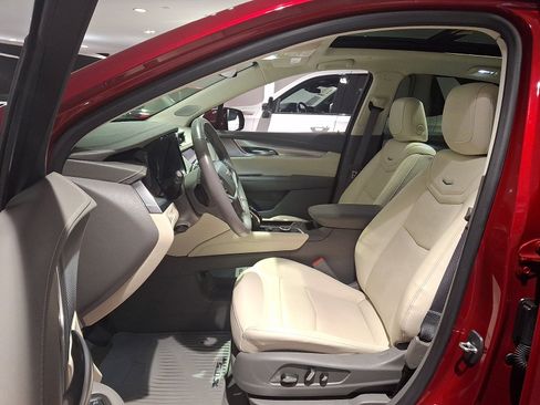 Certified 2023 Cadillac XT5 Premium Luxury AWD/4WD image 15