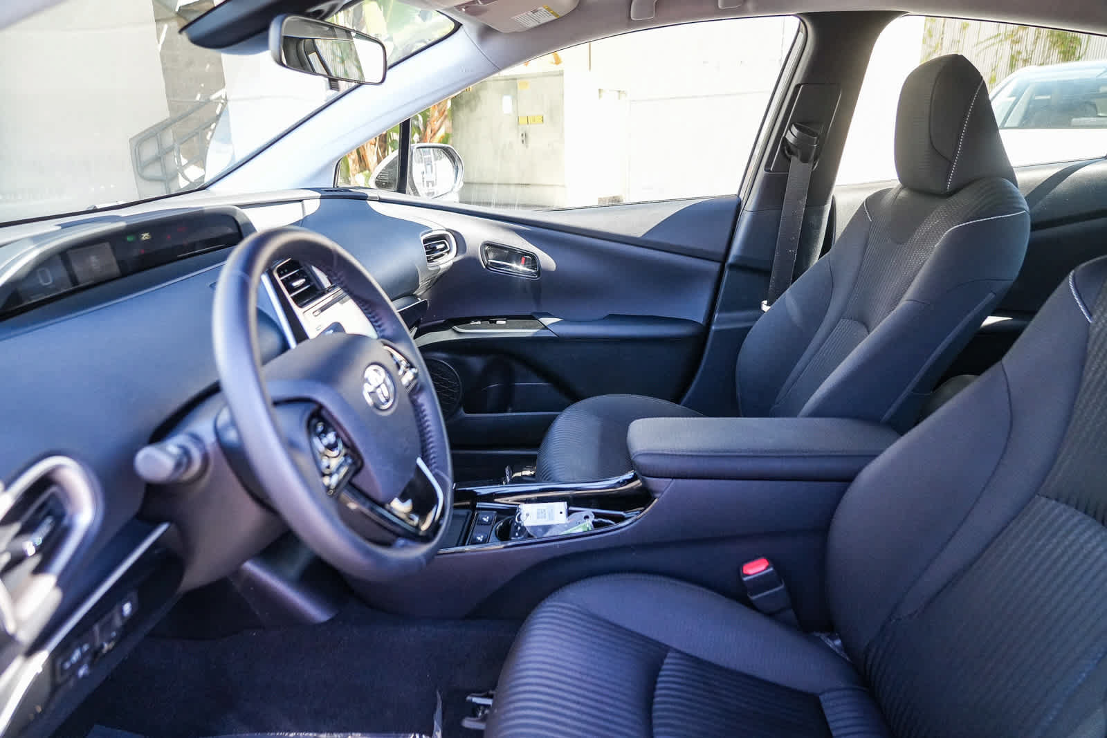 Used 2021 Toyota Prius Prime LE w/ Carpet Mat Package (TMS) FWD image 17
