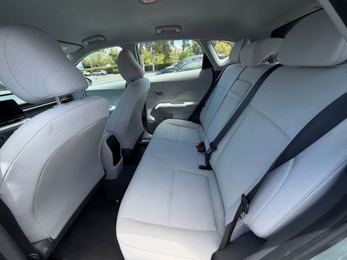 Used 2024 Hyundai Kona SE AWD/4WD image 5