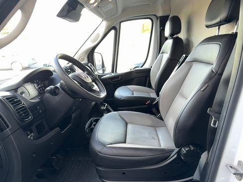 Used 2023 RAM ProMaster 2500 FWD image 6