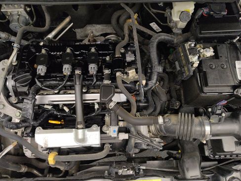 Used 2021 Nissan Kicks S FWD image 30
