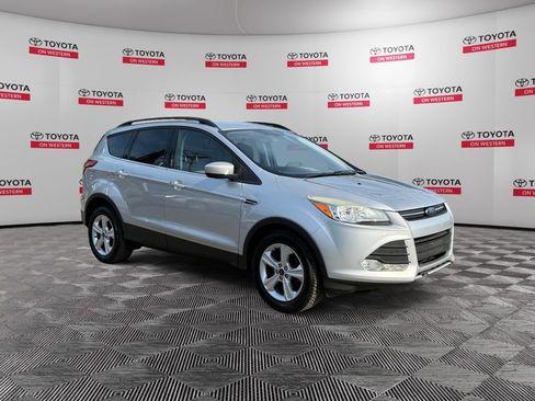 Used 2014 Ford Escape SE w/ Equipment Group 201A FWD image 3