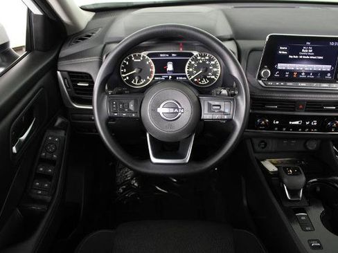 Certified 2024 Nissan Rogue SV FWD image 7