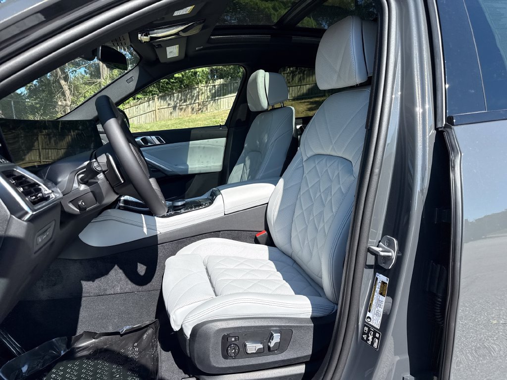 New 2027 BMW X6 xDrive40i w/ Executive Package AWD/4WD image 10