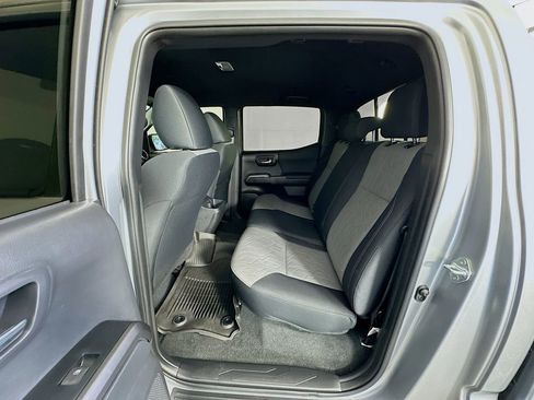 Certified 2023 Toyota Tacoma TRD Off-Road AWD/4WD image 23