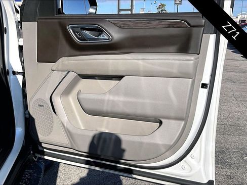 Used 2021 Chevrolet Tahoe Z71 w/ Z71 Signature Package image 28