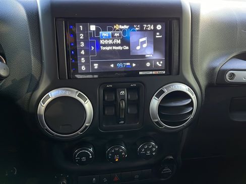 Used 2011 Jeep Wrangler Unlimited Sahara w/ Mopar Chrome Edition Group image 14