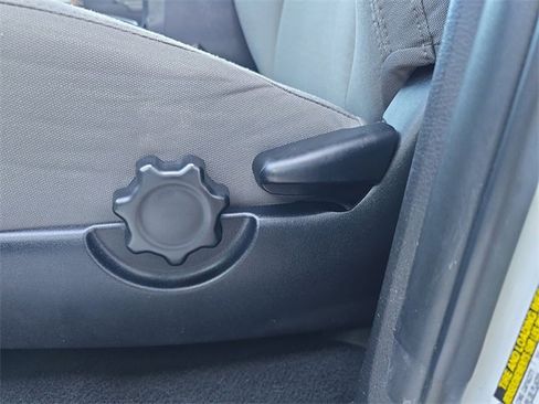 Used 2018 Toyota Tacoma SR5 image 19