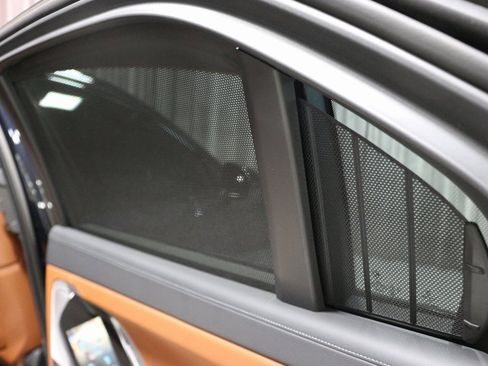 Used 2023 BMW 760i xDrive image 21