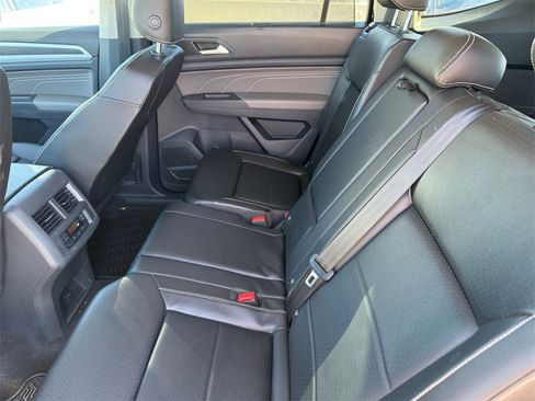Used 2022 Volkswagen Atlas SE image 25