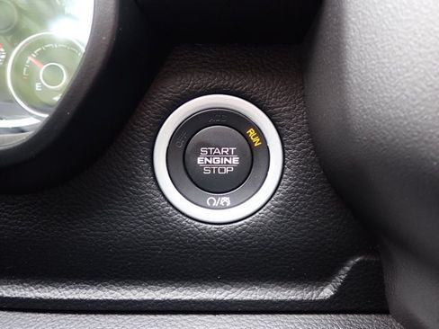 Used 2019 RAM 1500 Big Horn AWD/4WD image 14