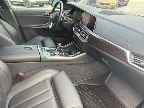 Used 2019 BMW X5 xDrive40i w/ Convenience Package AWD/4WD image 16