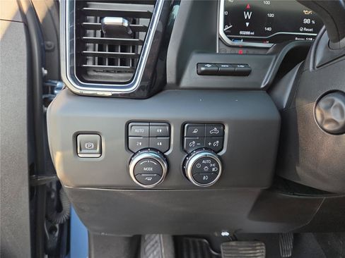 Used 2024 GMC Sierra 1500 Denali AWD/4WD image 18