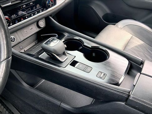 Used 2022 Nissan Rogue Platinum w/ Head-Up Display Package image 17