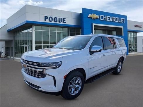 Used 2023 Chevrolet Suburban Premier image 4