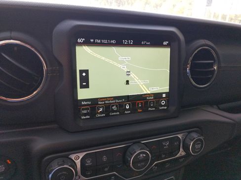 Used 2021 Jeep Wrangler Unlimited Sahara image 32