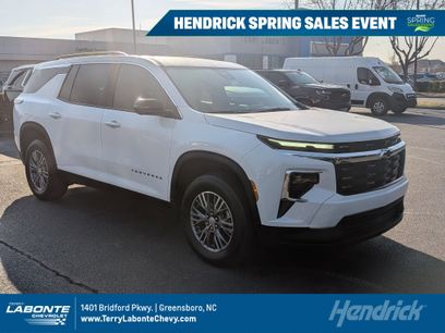 Certified 2025 Chevrolet Traverse LT w/ Driver Confidence Package