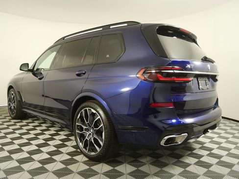 Used 2024 BMW X7 xDrive40i w/ M Sport Package AWD/4WD image 5