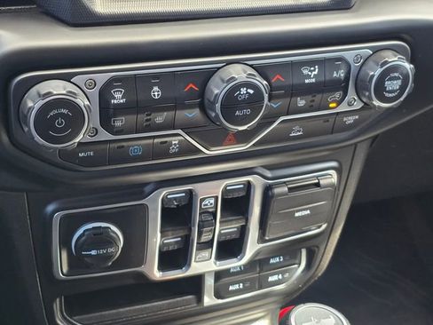 Used 2023 Jeep Wrangler Unlimited Sahara w/ Cold Weather Group image 29