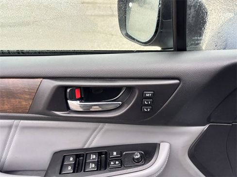 Used 2019 Subaru Outback 2.5i Limited w/ Popular Package #2 image 10