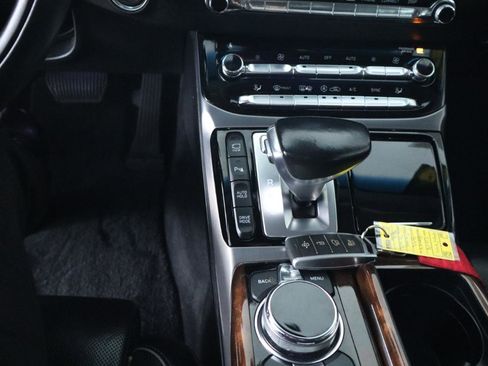 Used 2018 Genesis G90 3.3T Premium RWD image 20