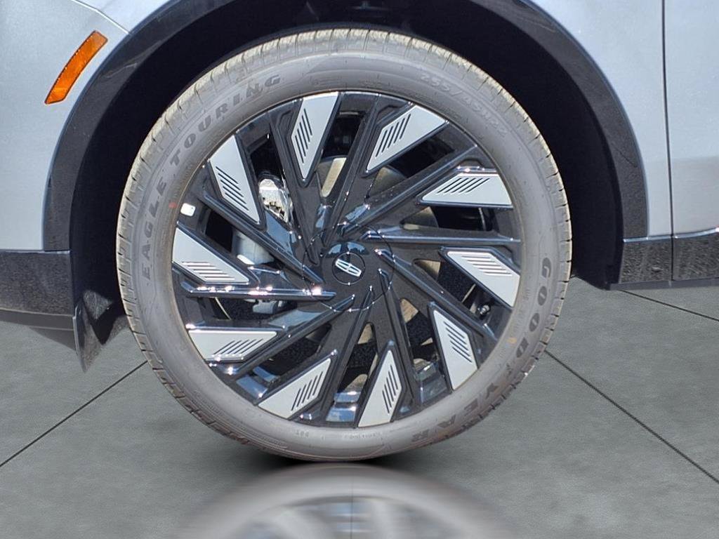 New 2025 Lincoln Nautilus Reserve w/ Jet Appearance Package AWD/4WD image 12