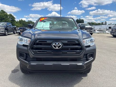 Used 2017 Toyota Tacoma SR AWD/4WD image 8