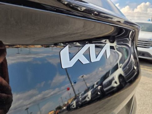 Used 2025 Kia Sportage SX FWD image 9